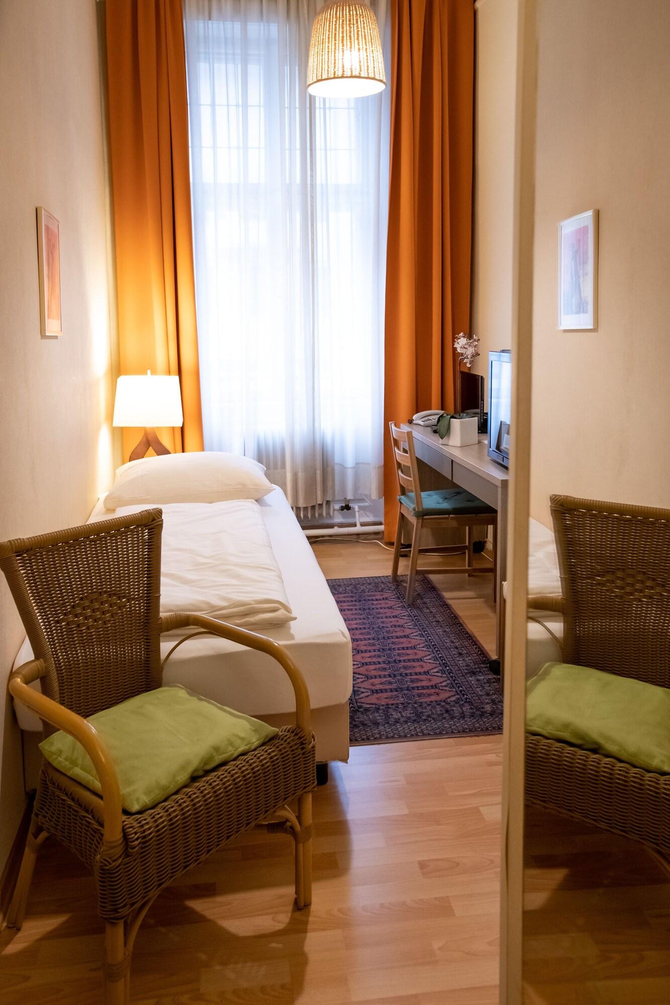 Pension Hotel Mariahilf Виена Екстериор снимка