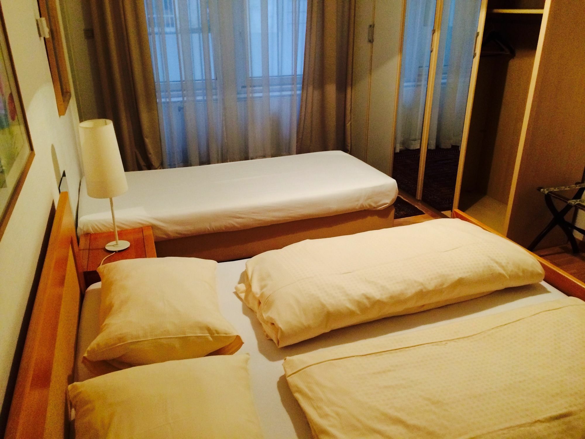Pension Hotel Mariahilf Виена Екстериор снимка